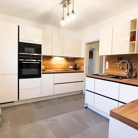 Σπίτι διακοπών Luxus-ferienhaus Mit Sauna, Hot Tub Und Grandiosem Panorama