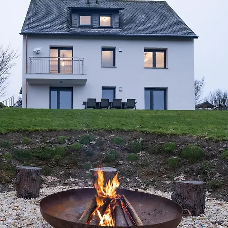 Luxus-ferienhaus Mit Sauna, Hot Tub Und Grandiosem Panorama بيت للعطل وينتربرغ